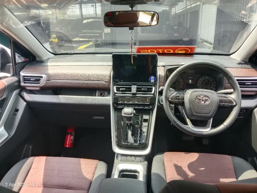 Foto Mobil Bekas Dashboard Toyota Kijang Innova 2.0 Zenix V CVT tahun 2025