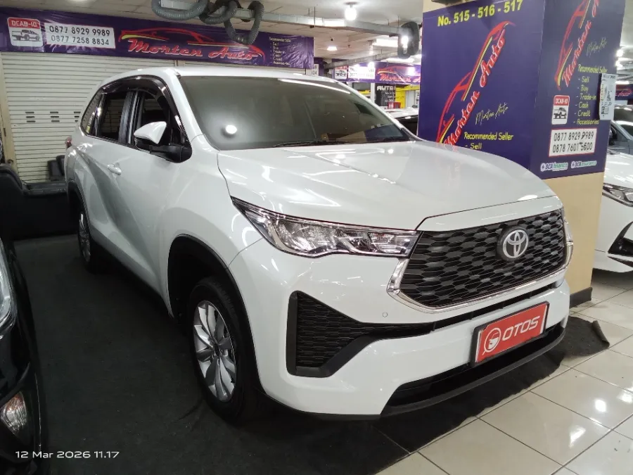 Foto Mobil Bekas Kanan Depan Toyota Kijang Innova 2.0 Zenix V CVT tahun 2025
