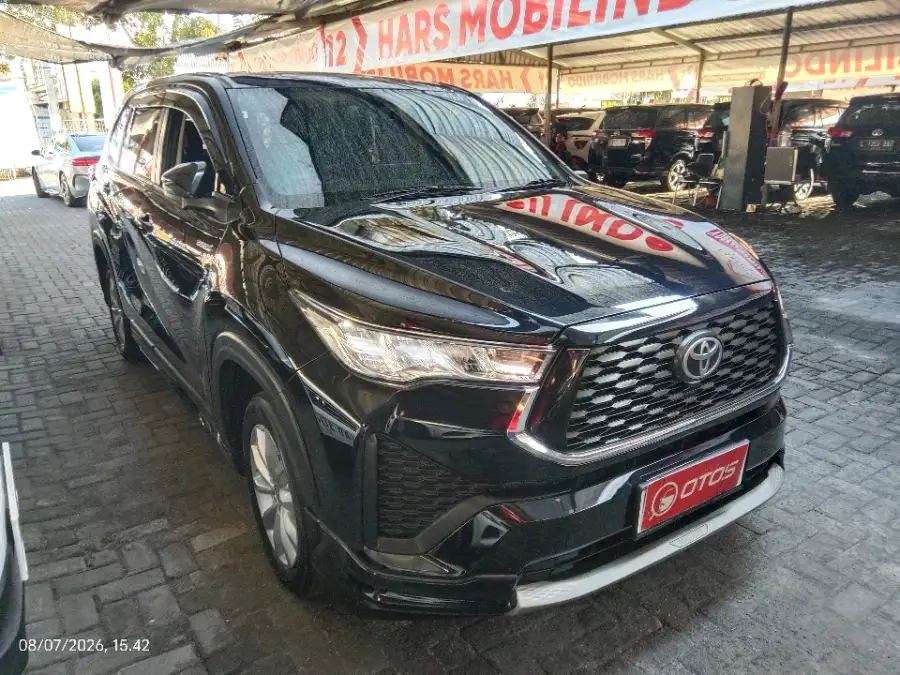 Foto Mobil Bekas Kanan Depan Toyota Kijang Innova 2.0 Zenix V HV CVT tahun 2022