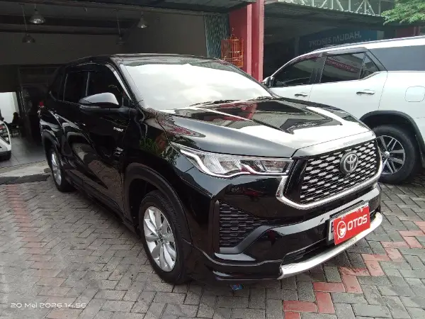2023 Toyota Kijang Innova 2.0 Zenix V HV CVT