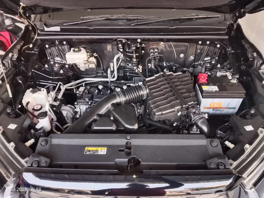 Foto Mobil Bekas Mesin Toyota Kijang Innova 2.0 Zenix V HV CVT tahun 2023