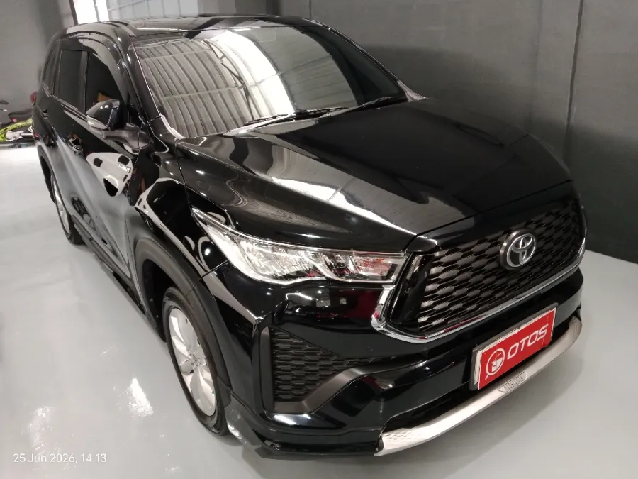 Foto Mobil Bekas Kanan Depan Toyota Kijang Innova 2.0 Zenix V HV CVT tahun 2024