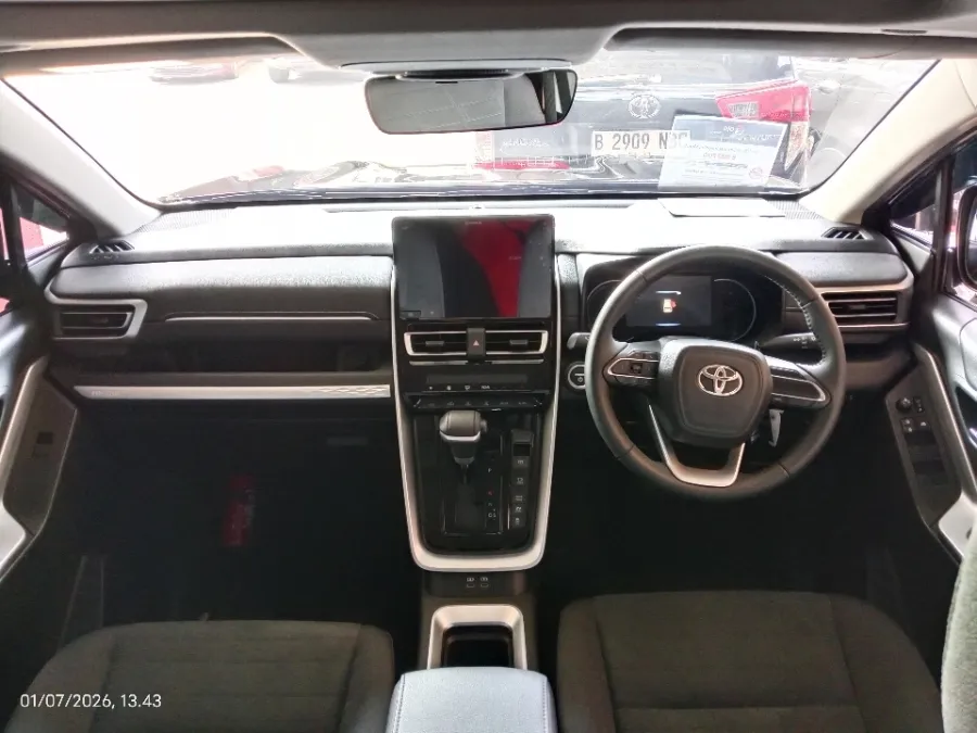 Foto Mobil Bekas Dashboard Toyota Kijang Innova 2.0 Zenix V HV CVT tahun 2025