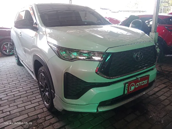 2025 Toyota Kijang Innova 2.0 Zenix V HV CVT