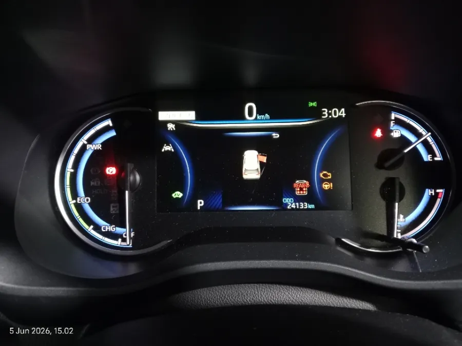 Foto Mobil Bekas Odometer Toyota Kijang Innova 2.0 Zenix V HV CVT Modellista tahun 2023