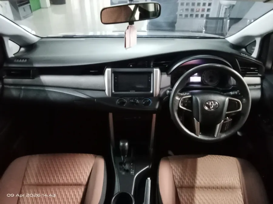 Foto Mobil Bekas Dashboard Toyota Kijang Innova 2.4 G tahun 2016