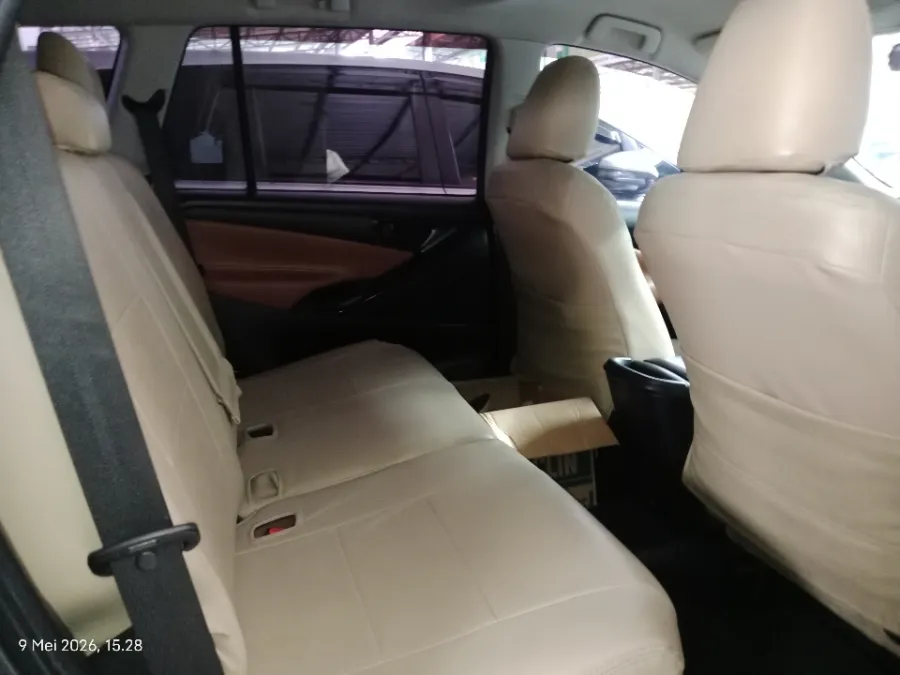 Foto Mobil Bekas Kabin Belakang Toyota Kijang Innova 2.4 G tahun 2016
