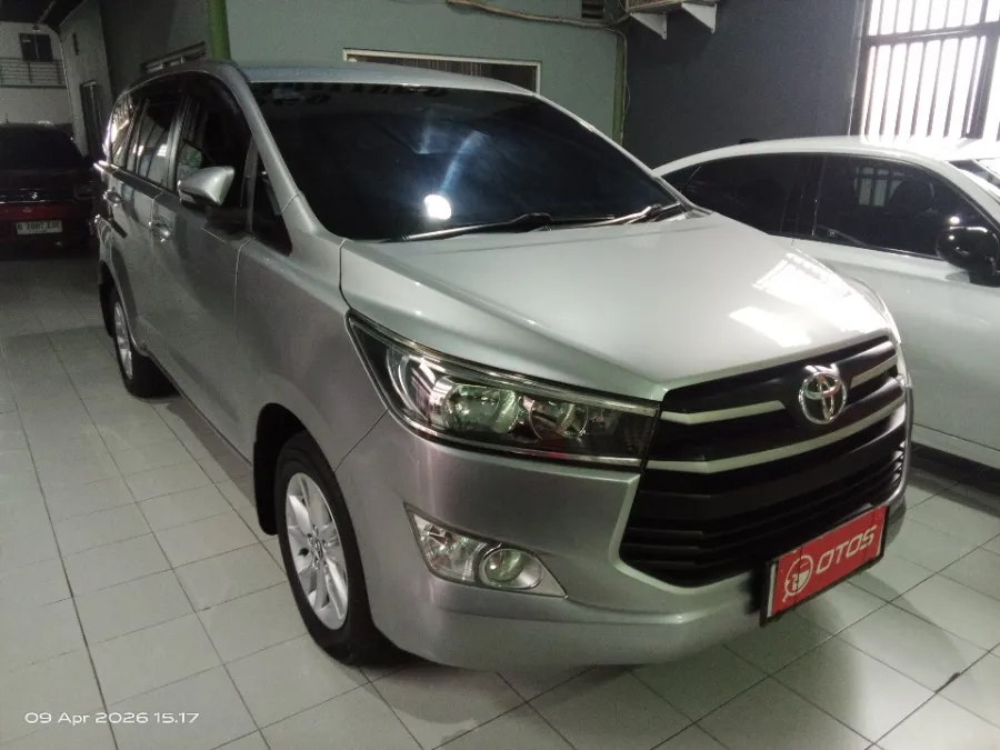 Foto Mobil Bekas Kanan Depan Toyota Kijang Innova 2.4 G tahun 2016