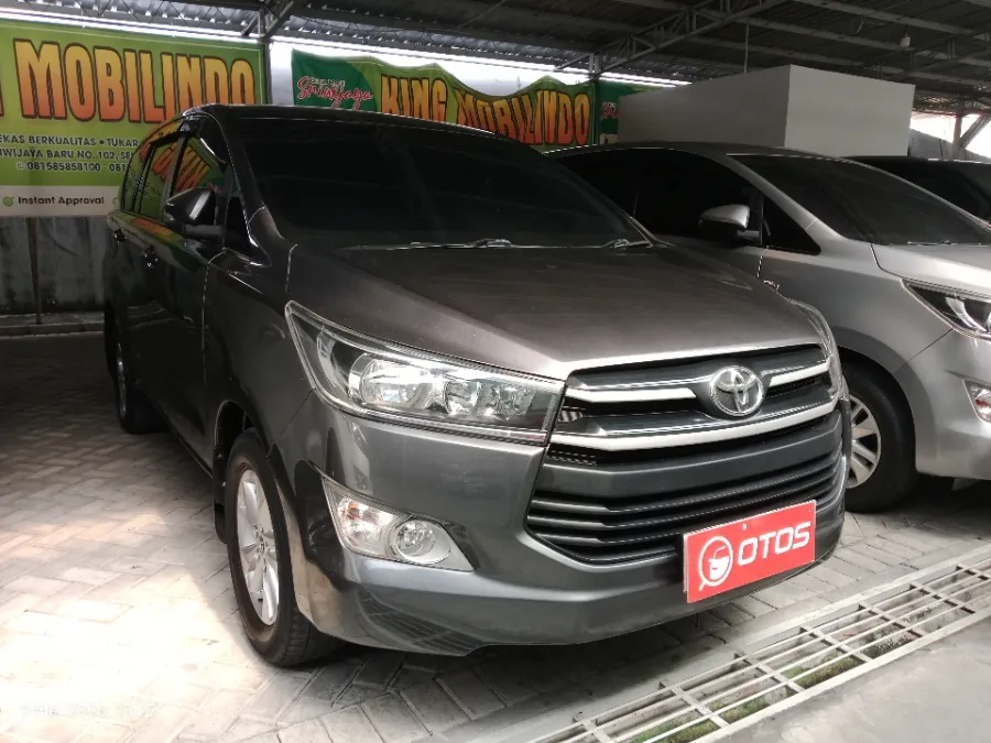 Foto Mobil Bekas Kanan Depan Toyota Kijang Innova 2.4 G tahun 2016