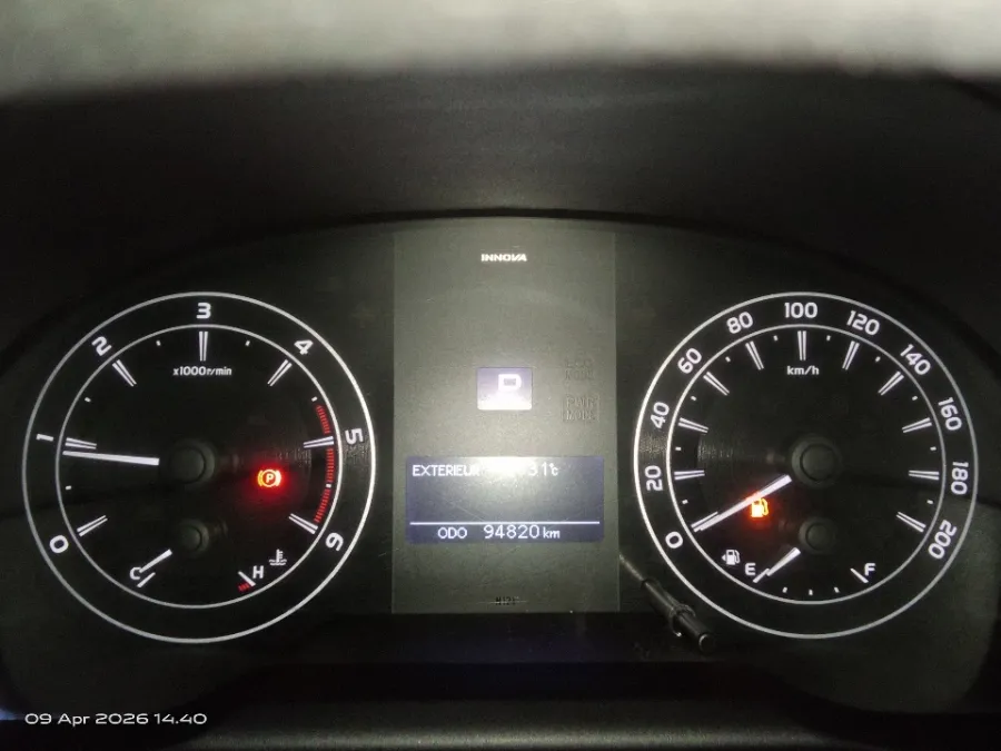 Foto Mobil Bekas Odometer Toyota Kijang Innova 2.4 G tahun 2016