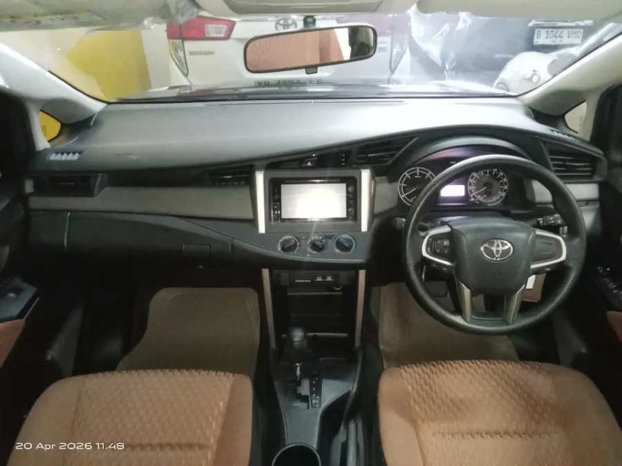 Foto Mobil Bekas Dashboard Toyota Kijang Innova 2.4 G tahun 2017