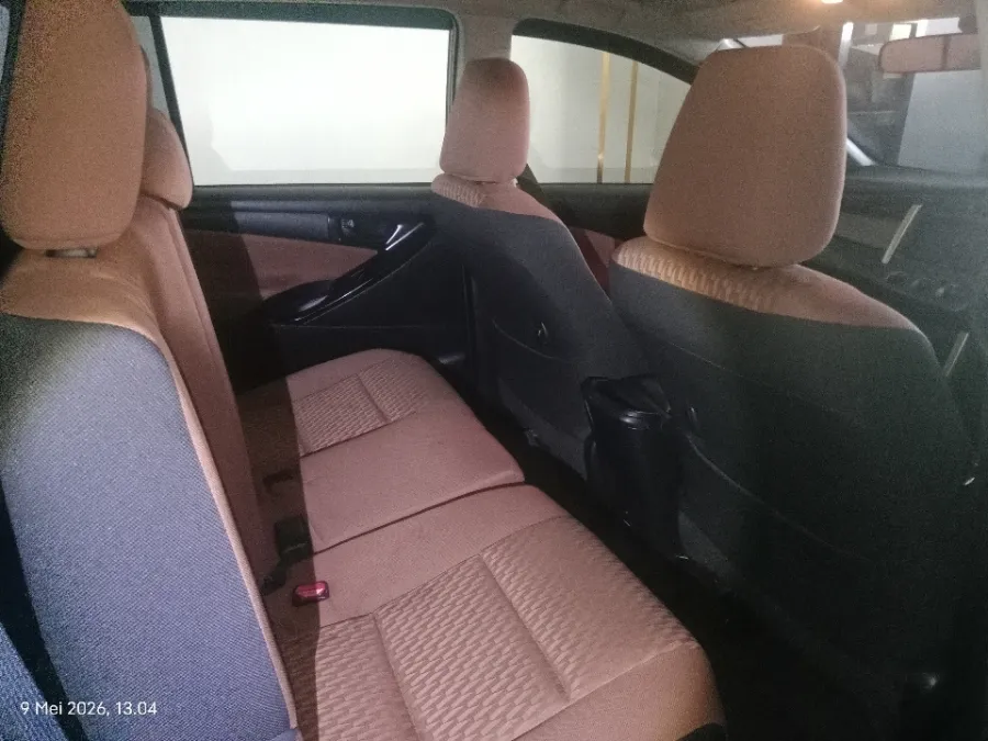 Foto Mobil Bekas Kabin Belakang Toyota Kijang Innova 2.4 G tahun 2017