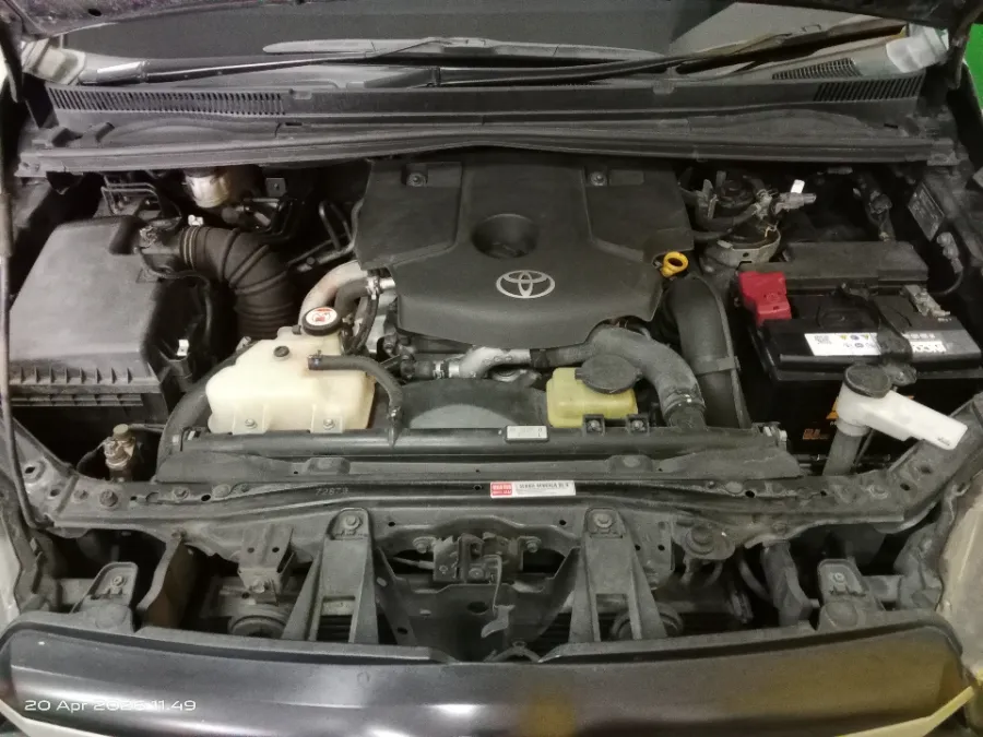 Foto Mobil Bekas Mesin Toyota Kijang Innova 2.4 G tahun 2017