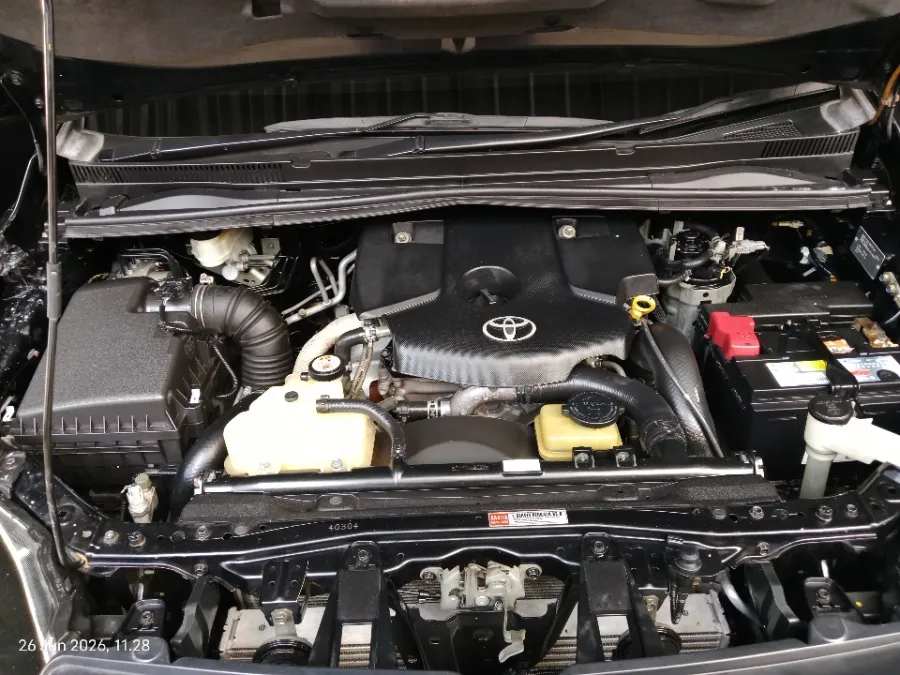 Foto Mobil Bekas Mesin Toyota Kijang Innova 2.4 G tahun 2017