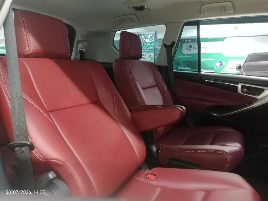 Foto Mobil Bekas Kabin Belakang Toyota Kijang Innova 2.4 G tahun 2018