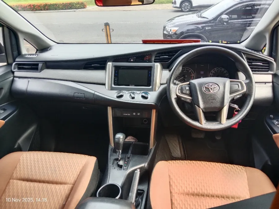Foto Mobil Bekas Dashboard Toyota Kijang Innova 2.4 G tahun 2019