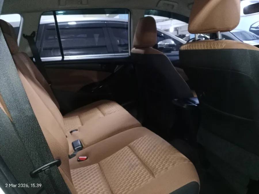 Foto Mobil Bekas Kabin Belakang Toyota Kijang Innova 2.4 G tahun 2019
