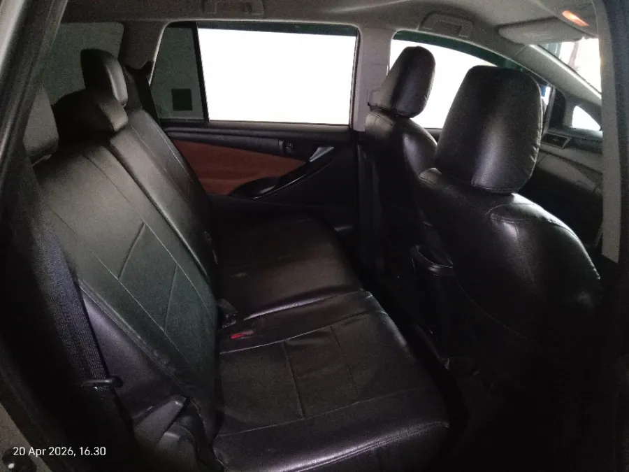 Foto Mobil Bekas Kabin Belakang Toyota Kijang Innova 2.4 G tahun 2019