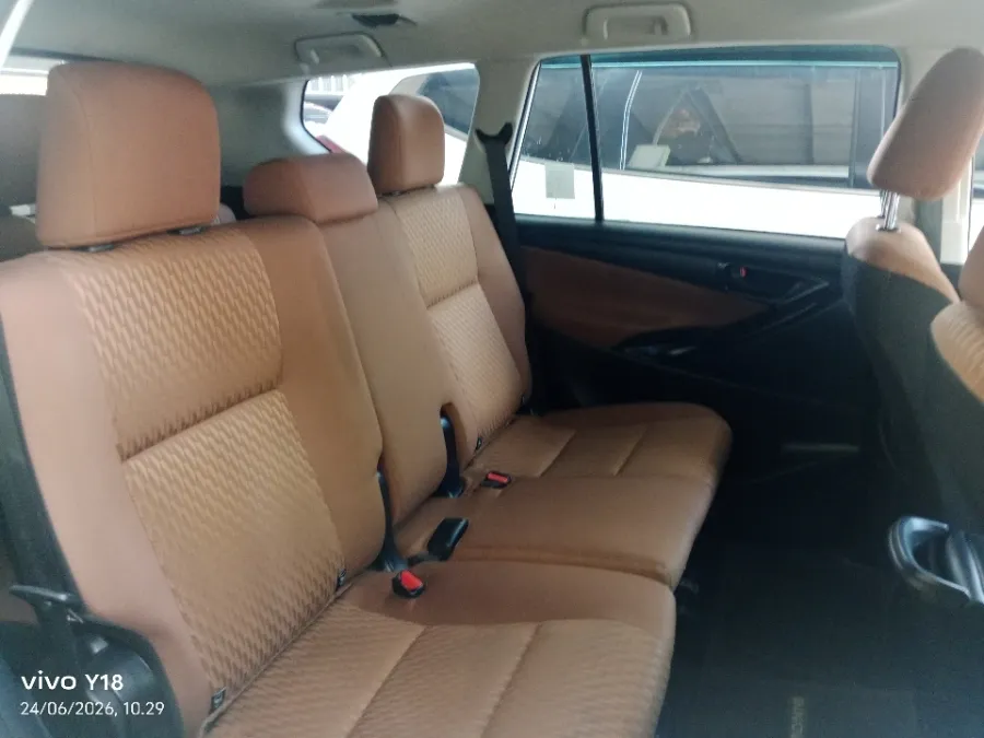 Foto Mobil Bekas Kabin Belakang Toyota Kijang Innova 2.4 G tahun 2019