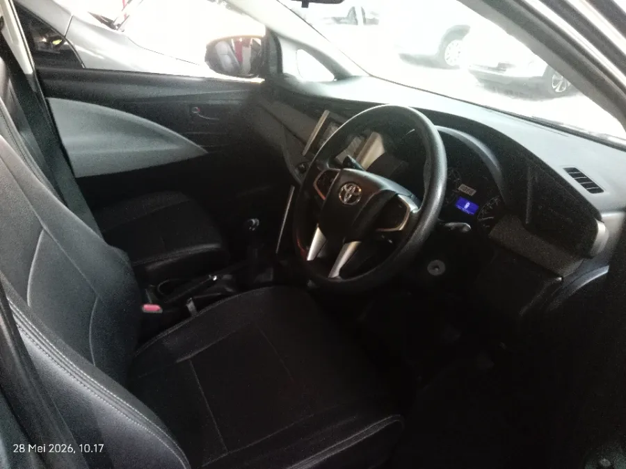 Foto Mobil Bekas Kabin Depan Toyota Kijang Innova 2.4 G tahun 2019