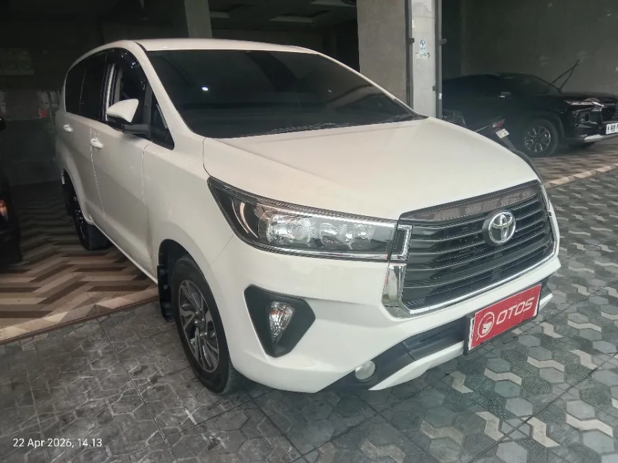 Foto Mobil Bekas Kanan Depan Toyota Kijang Innova 2.4 G tahun 2020