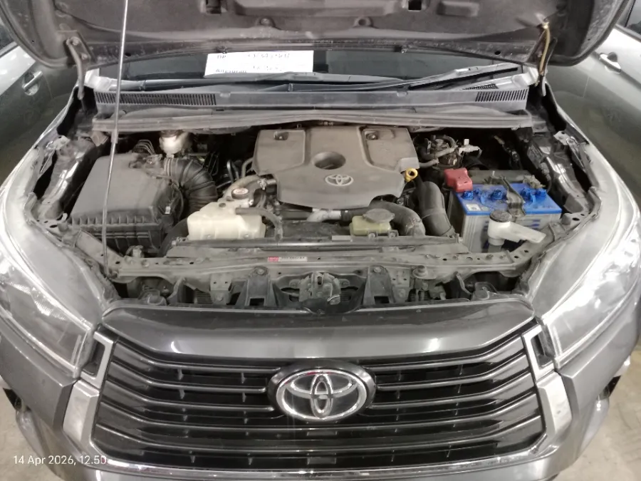 Foto Mobil Bekas Mesin Toyota Kijang Innova 2.4 G tahun 2020