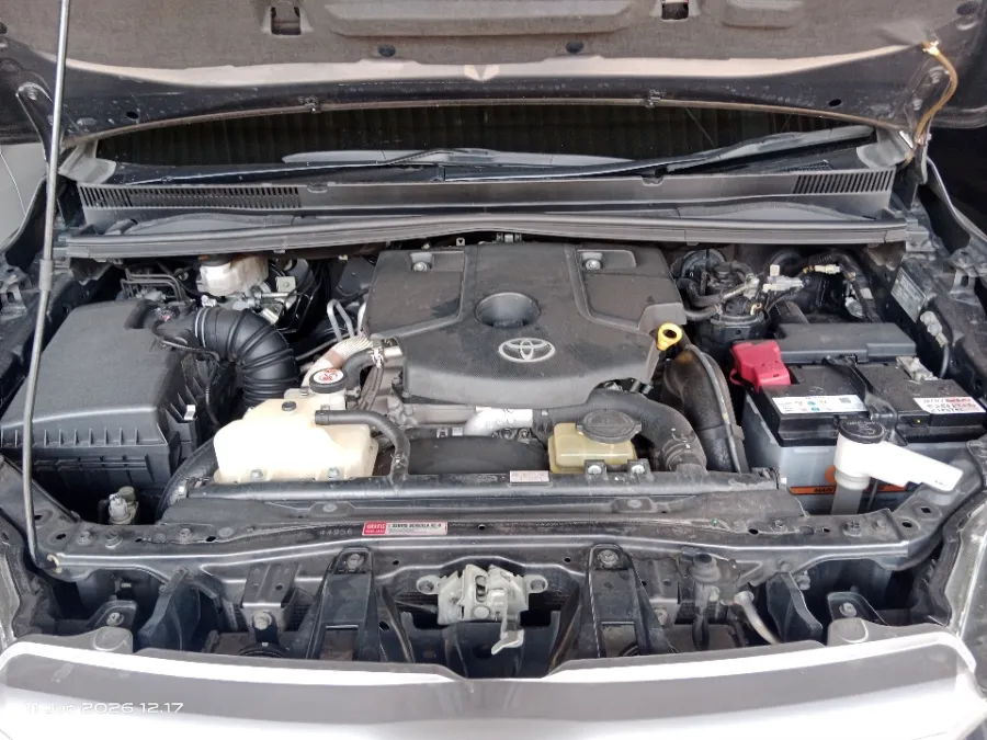 Foto Mobil Bekas Mesin Toyota Kijang Innova 2.4 G tahun 2020