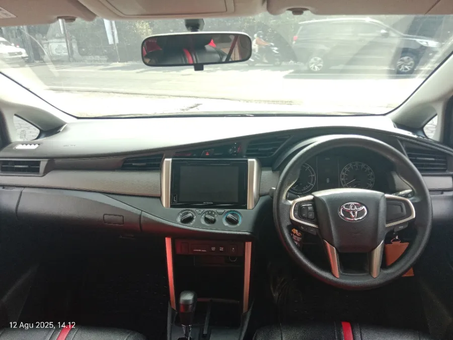 Foto Mobil Bekas Dashboard Toyota Kijang Innova 2.4 G tahun 2021