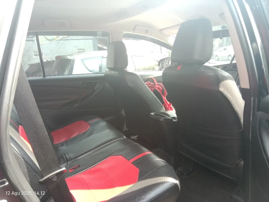 Foto Mobil Bekas Kabin Belakang Toyota Kijang Innova 2.4 G tahun 2021