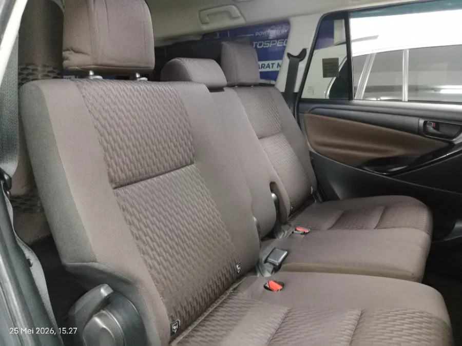 Foto Mobil Bekas Kabin Belakang Toyota Kijang Innova 2.4 G tahun 2022