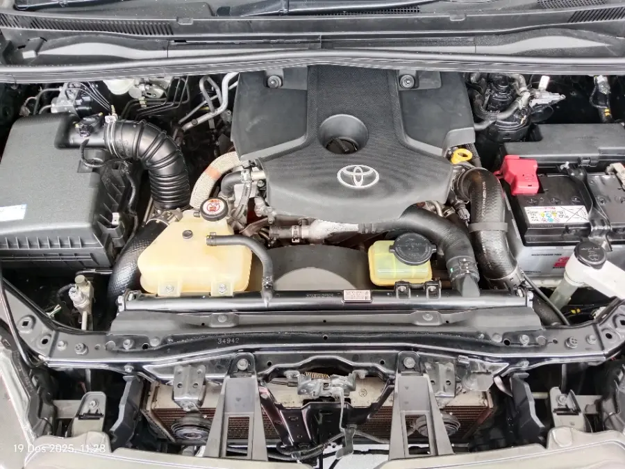Foto Mobil Bekas Mesin Toyota Kijang Innova 2.4 G tahun 2022