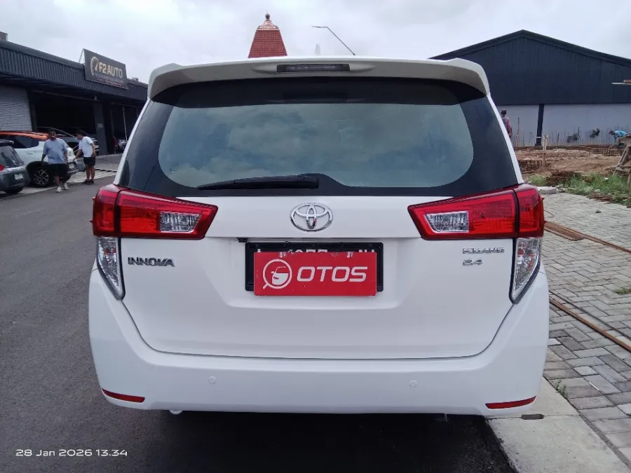 Foto Mobil Bekas Tampak Belakang Toyota Kijang Innova 2.4 G tahun 2022