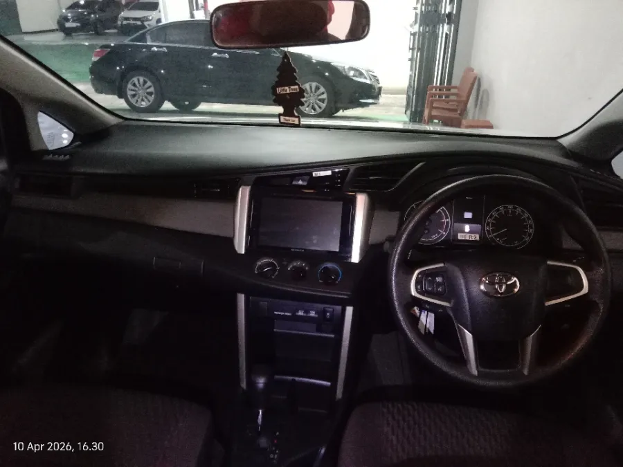 Foto Mobil Bekas Dashboard Toyota Kijang Innova 2.4 G tahun 2025