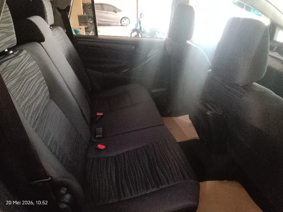 Foto Mobil Bekas Kabin Belakang Toyota Kijang Innova 2.4 G tahun 2025