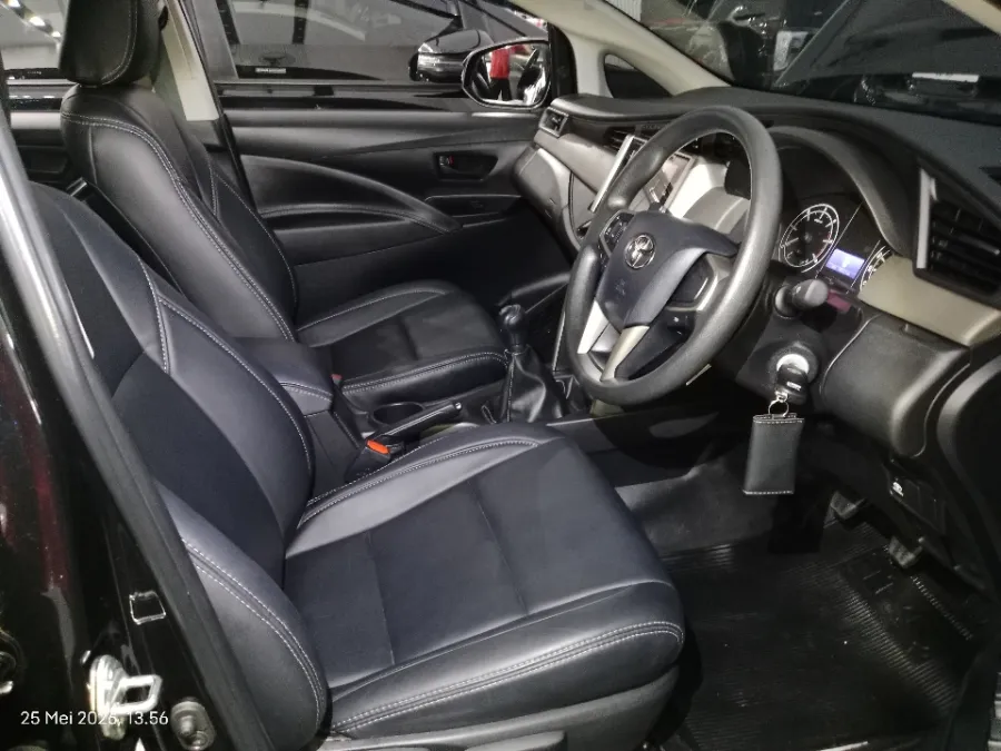Foto Mobil Bekas Kabin Depan Toyota Kijang Innova 2.4 G tahun 2025