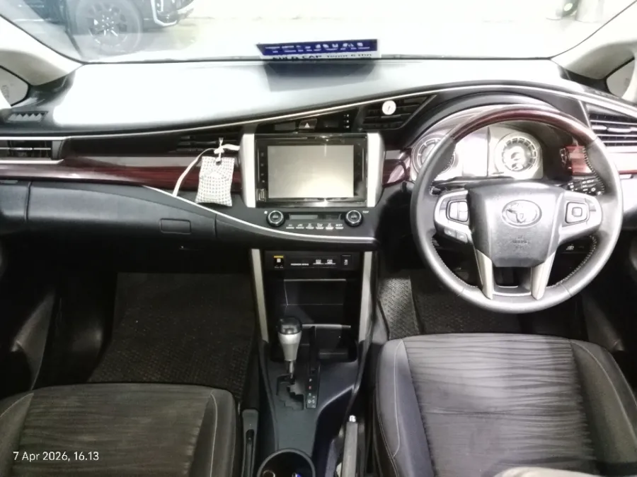 Foto Mobil Bekas Dashboard Toyota Kijang Innova 2.4 Q tahun 2016