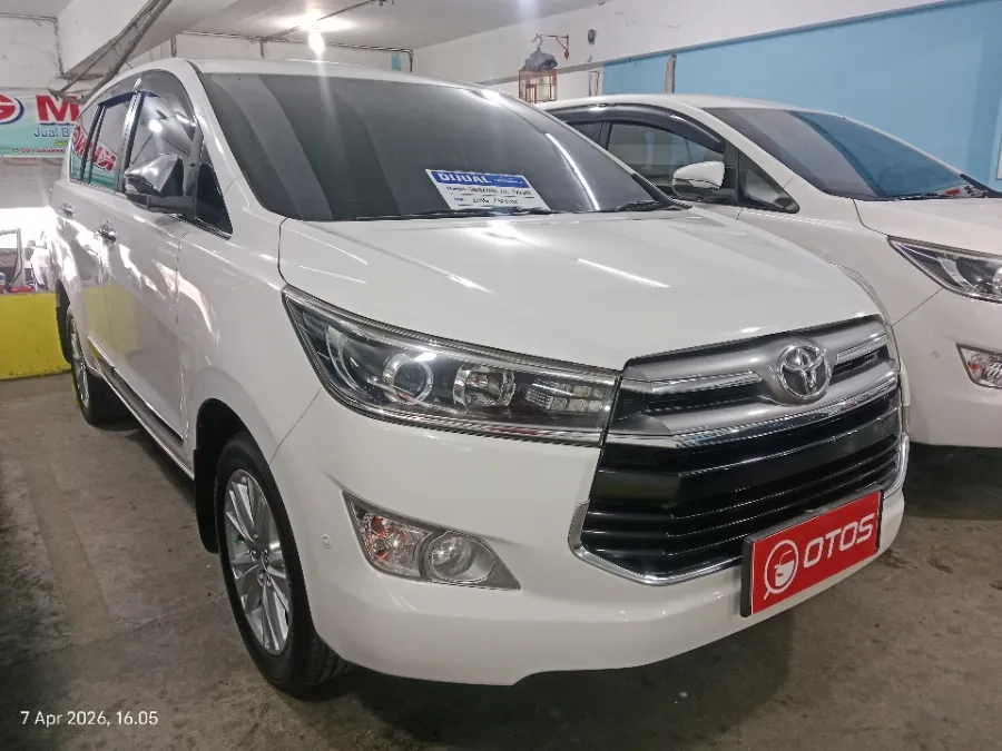 Foto Mobil Bekas Kanan Depan Toyota Kijang Innova 2.4 Q tahun 2016