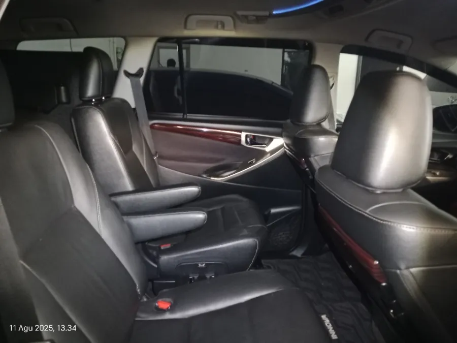 Foto Mobil Bekas Kabin Belakang Toyota Kijang Innova 2.4 Q Venturer tahun 2017