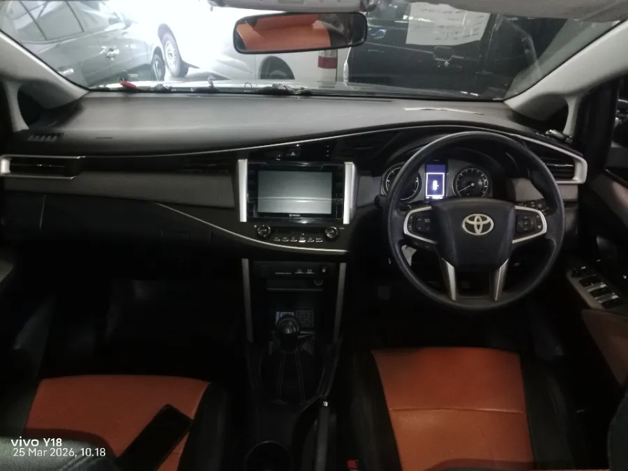 Foto Mobil Bekas Dashboard Toyota Kijang Innova 2.4 V tahun 2016