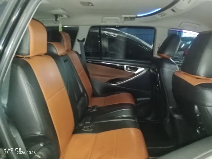 Foto Mobil Bekas Kabin Belakang Toyota Kijang Innova 2.4 V tahun 2016
