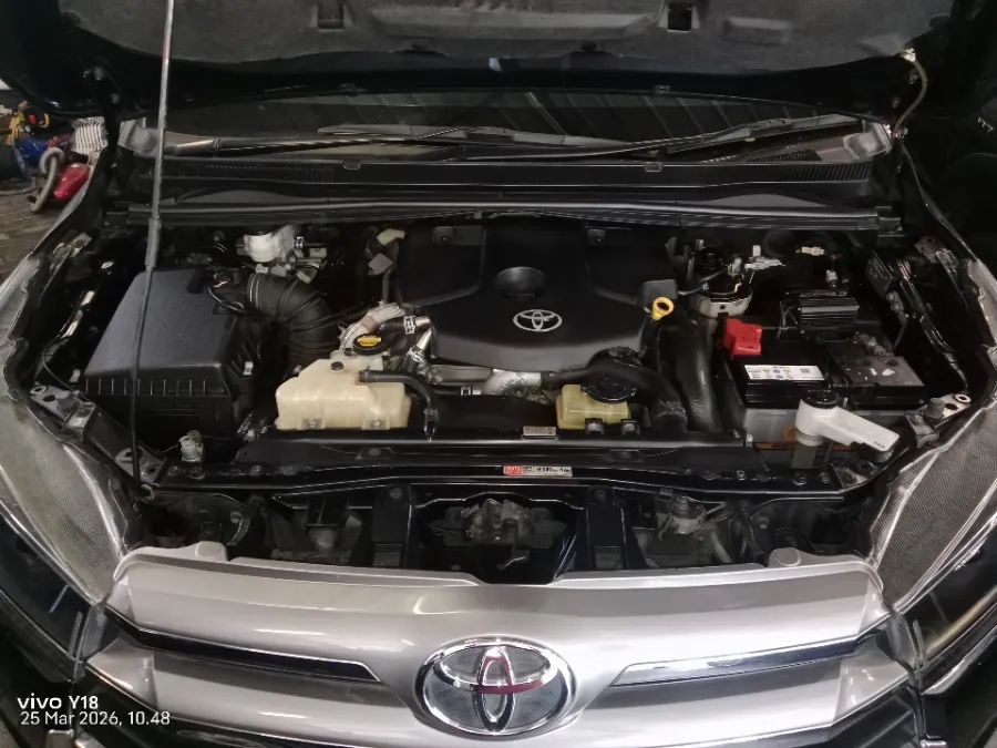 Foto Mobil Bekas Mesin Toyota Kijang Innova 2.4 V tahun 2016