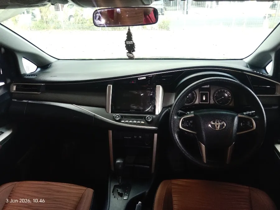 Foto Mobil Bekas Dashboard Toyota Kijang Innova 2.4 V tahun 2017