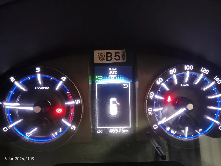 Foto Mobil Bekas Odometer Toyota Kijang Innova 2.4 V tahun 2017