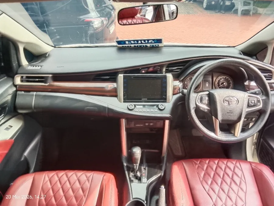 Foto Mobil Bekas Dashboard Toyota Kijang Innova 2.4 V tahun 2018