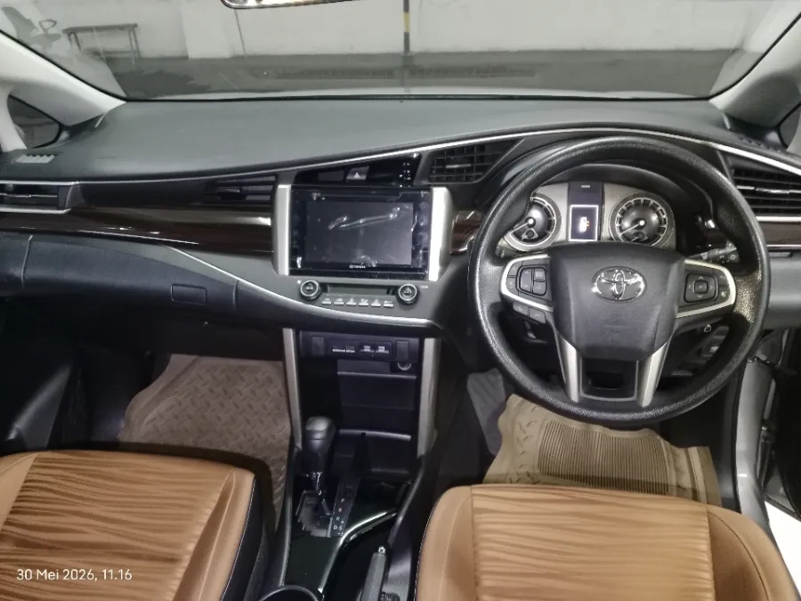 Foto Mobil Bekas Dashboard Toyota Kijang Innova 2.4 V tahun 2018