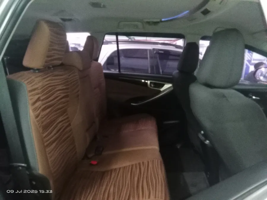 Foto Mobil Bekas Kabin Belakang Toyota Kijang Innova 2.4 V tahun 2018