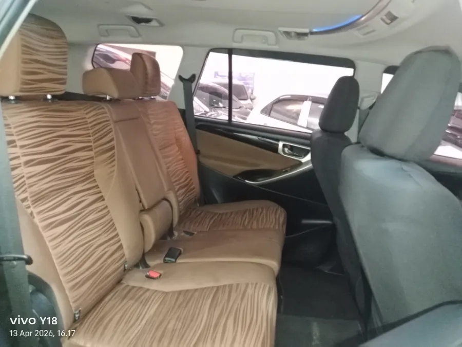 Foto Mobil Bekas Kabin Belakang Toyota Kijang Innova 2.4 V tahun 2018