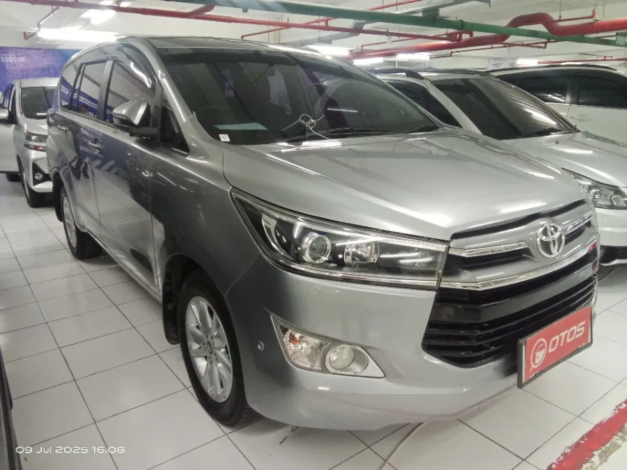 Foto Mobil Bekas Kanan Depan Toyota Kijang Innova 2.4 V tahun 2018