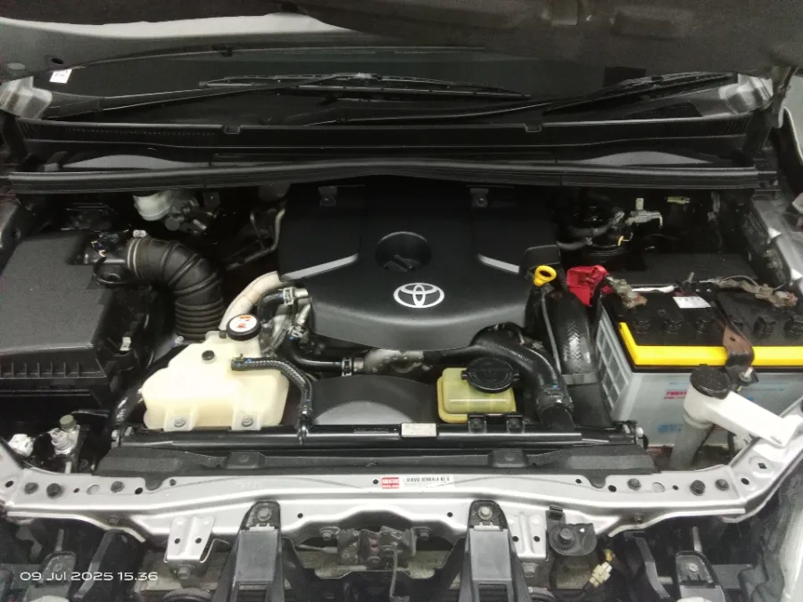Foto Mobil Bekas Mesin Toyota Kijang Innova 2.4 V tahun 2018