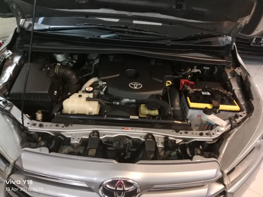 Foto Mobil Bekas Mesin Toyota Kijang Innova 2.4 V tahun 2018